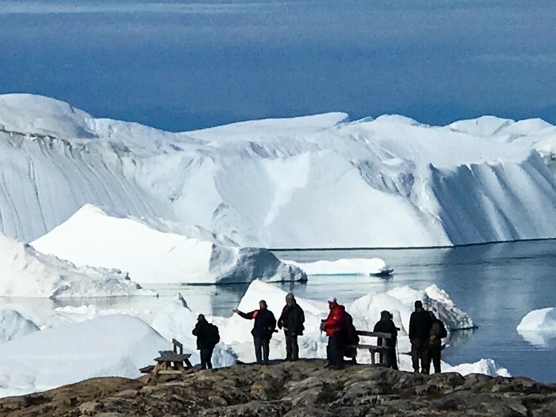 los glaciares, icebergs y témpanos de hielo abundan cuando viajas al Ártico