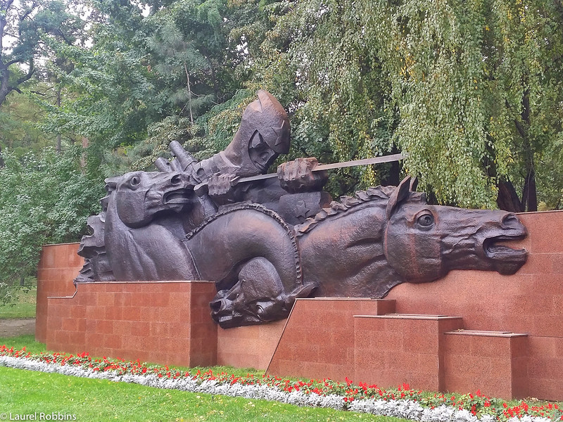 Monumento de la URSS encontrado en Almaty Kazajstán.
