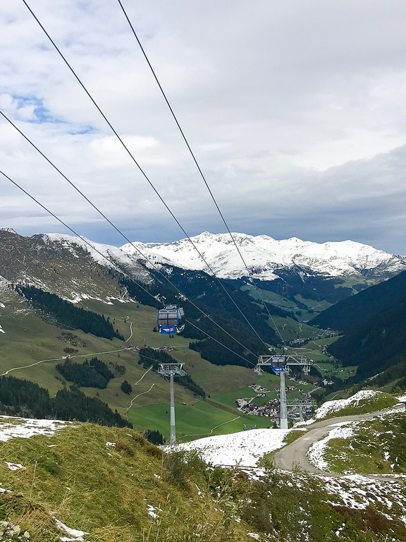 El valle de Zillertal está rodeado de picos nevados.