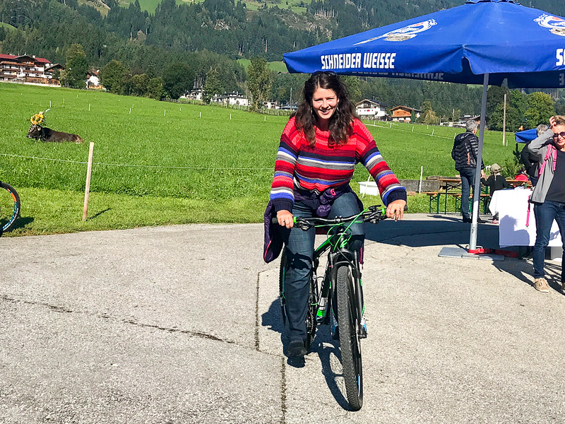 Encontrará 1200 km de senderos para bicicletas en Zillertal.  Puede caminar por el valle o elegir un ciclismo de montaña más desafiante.