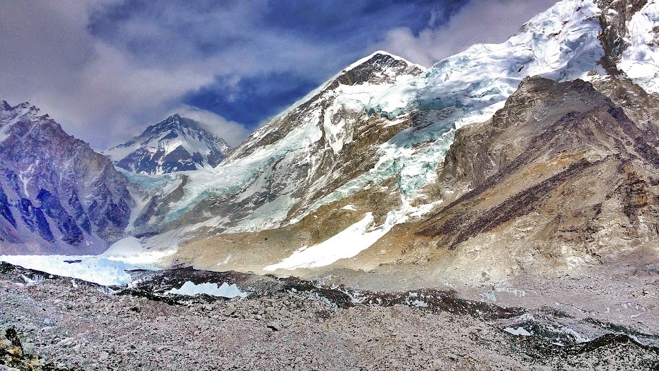 Campamento base del Everest desde la distancia