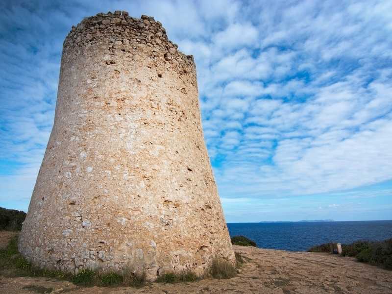 sube a la torre de vigilancia de Cap der Formentor para disfrutar de unas vistas impresionantes