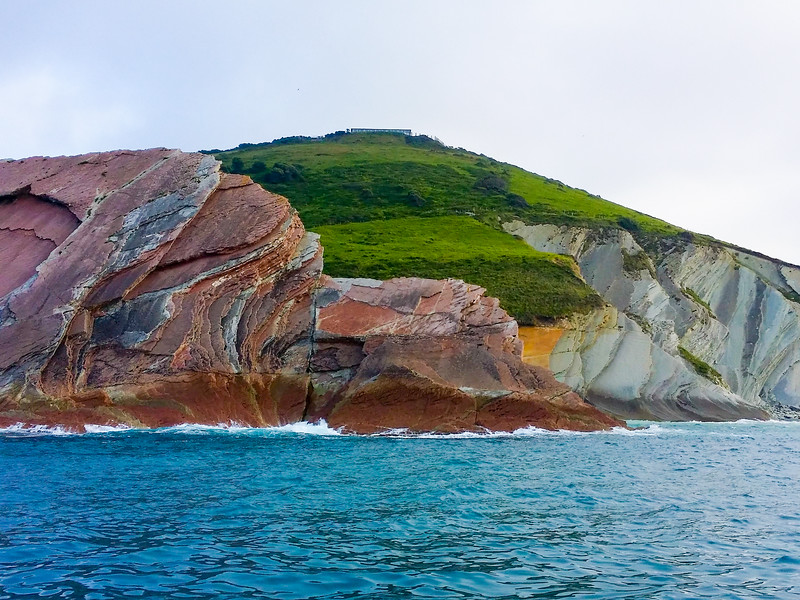 formaciones rocosas a lo largo del Geoparque de la Costa Vasca de la UNESCO