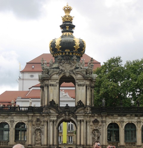 mejores lugares para visitar en Alemania-Crown gate en Zwinger en Dresden, Alemania mejores lugares para visitar en Alemania-Crown gate en Zwinger en Dresden, Alemania
