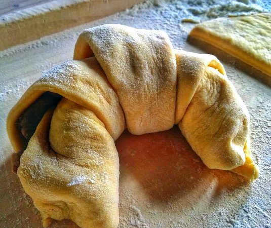 La forma de herradura es uno de los muchos requisitos de un Croissant de San Martín rogale marcińskie).