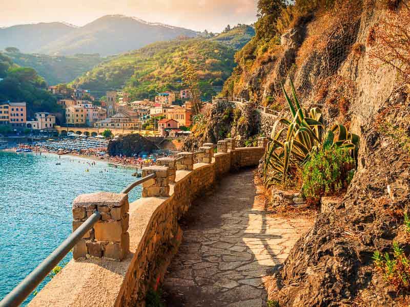 Sendero para caminar en Cinque Terre