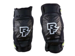Rodilleras de la marca Race Face.