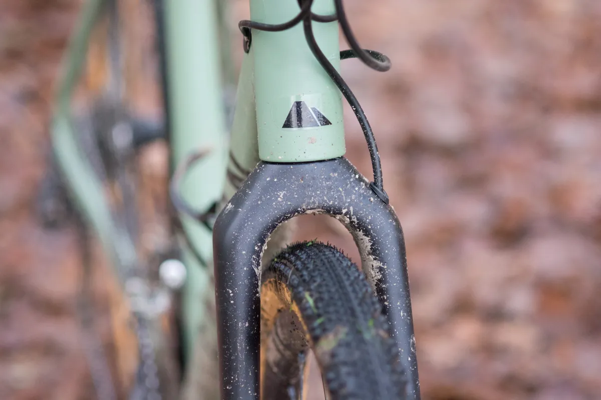 2021 Cañón Grial 6 Espacio libre para neumáticos delanteros