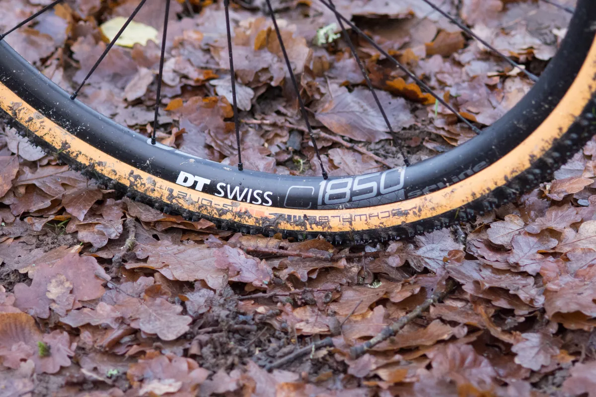 2021 Cañón Grial 6 Llanta y neumático