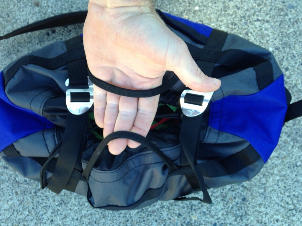 Revisión de la bolsa de cuerda Metolius vortex: las dulces asas cortas del Metolius vortex. estas pequeñas manijas...