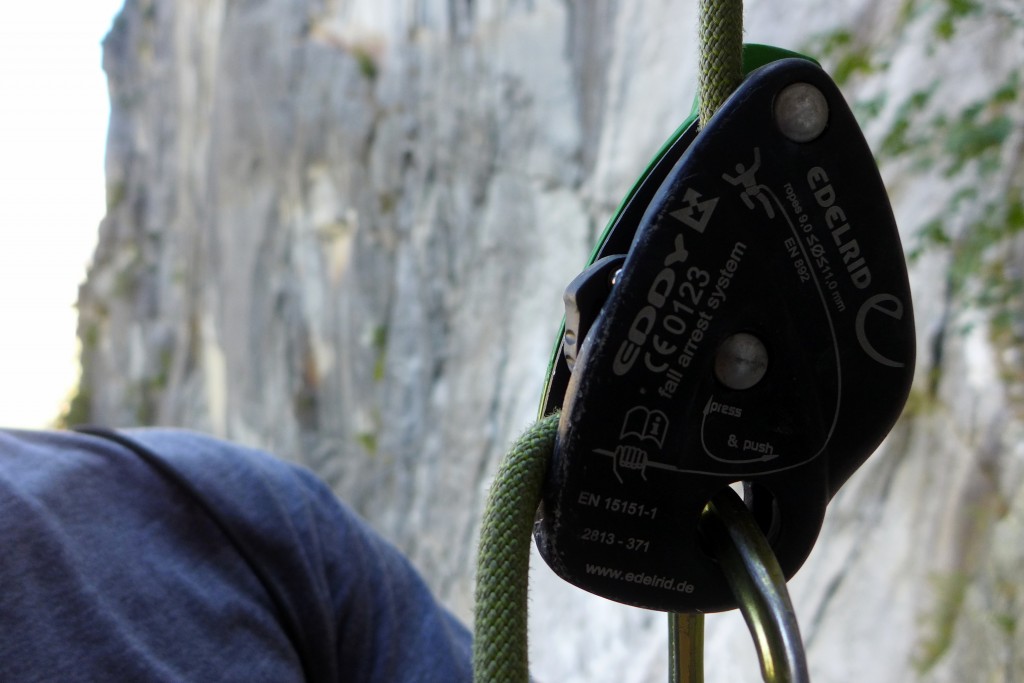 Revisión del dispositivo de aseguramiento edelrid eddy: monta el edelrid eddy en la dirección opuesta al petzl...