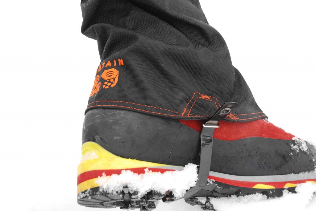 Revisión de la polaina Mountain Hardwear Ascent: la delgada pieza de metal que la correa del empeine asegura cuando se rompe...