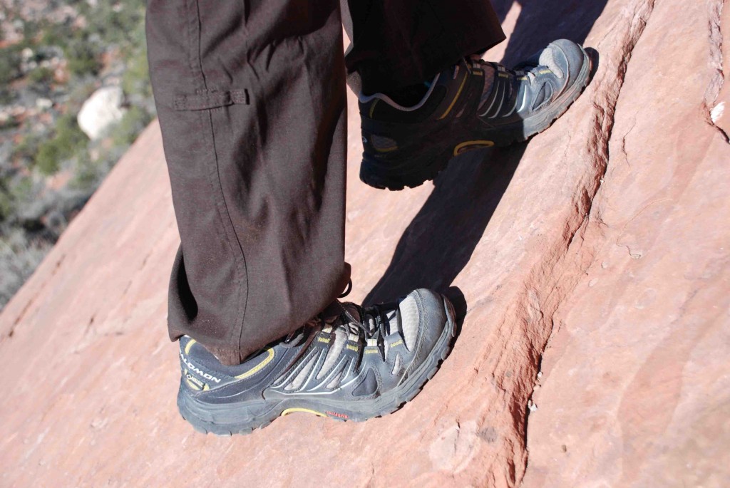 Revisión de zapatos de senderismo Salomon Ellipse 3 CS WP para mujer: nos gustó la tracción sobre roca desnuda.  la goma pegajosa y flexible...