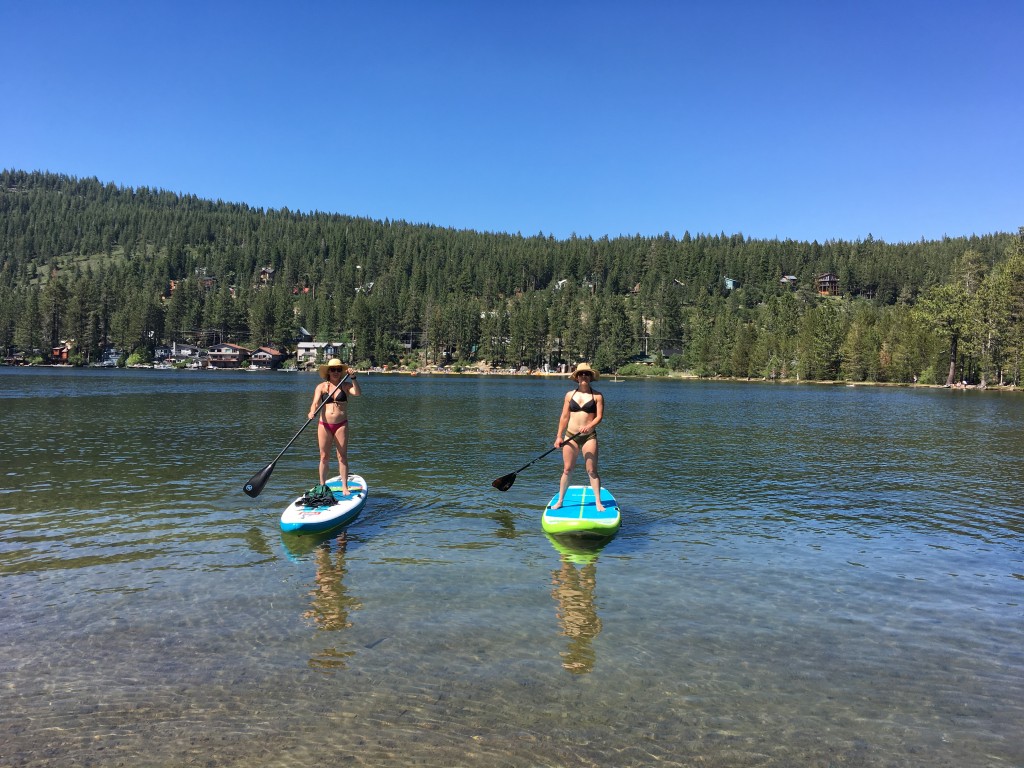Revisión del remo de sup de fibra de carbono de Super Paddles: remar en un dĆa soleado, probar a los contendientes.