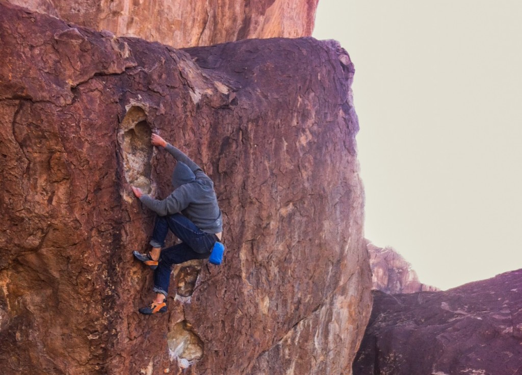 Revisión de Scarpa Instinct vs zapatos de escalada: estos zapatos manejaron los bolsillos y bordes que se encuentran en los tanques huecos con...