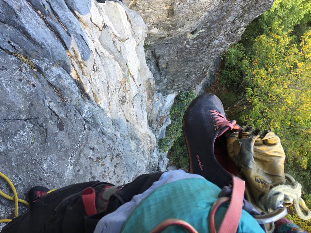 Revisión de evolv cruzer psyche para mujer: el cruzer psyche enganchado a nuestro arnĆ©s durante un dĆa en Yosemite...