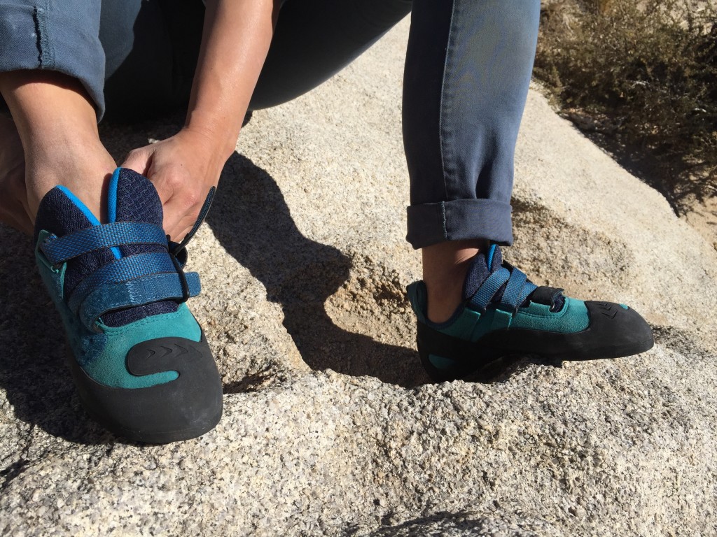 Revisión de los zapatos de escalada evolv kira para mujer: hay toneladas de acolchado en el kira, especialmente en la lengüeta. este...