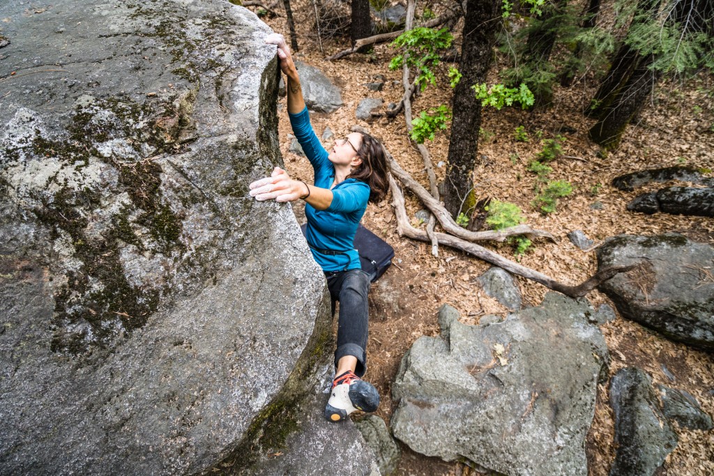 Revisión de la solución la sportiva para pies de gato para mujer: prueba de las capacidades de enganche del talón de la nueva solución.