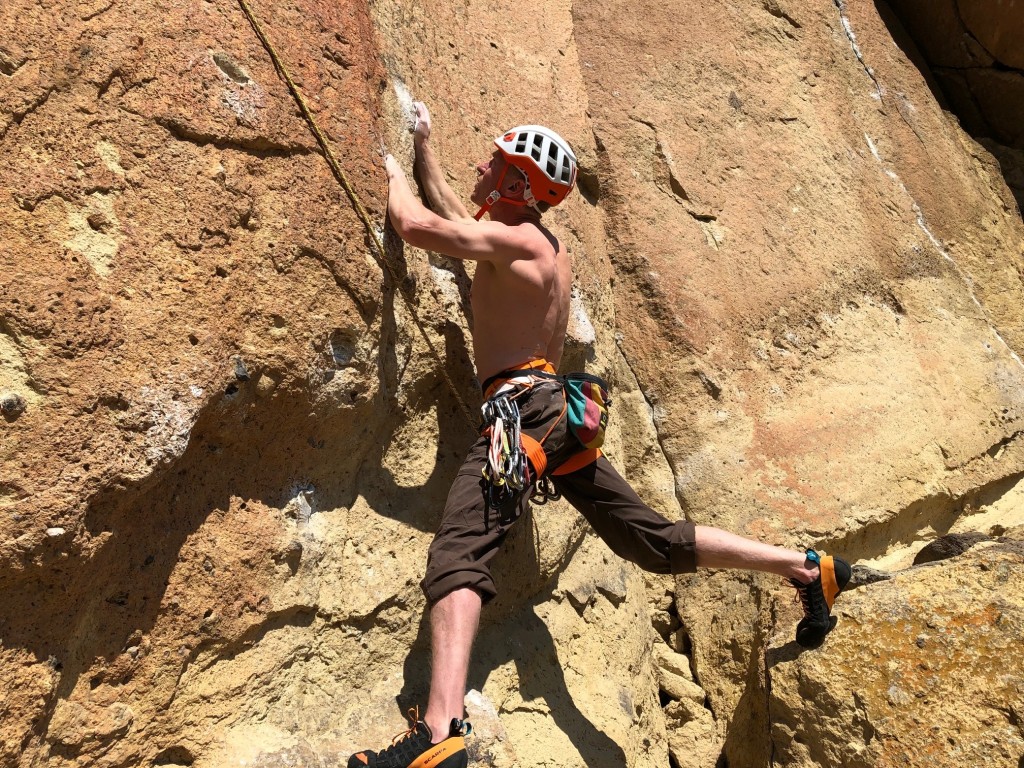Revisión del casco de escalada Petzl Meteor: el Petzl Meteor es tan ligero que no existe ningún estilo de escalada que...