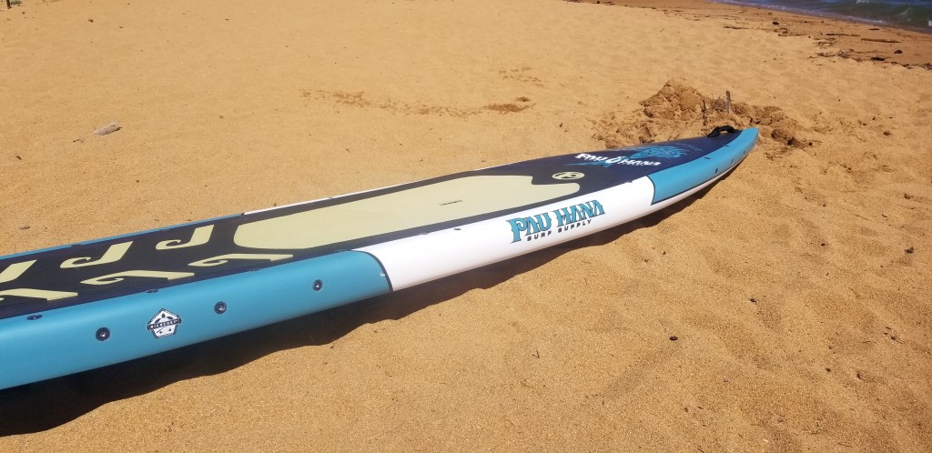 Revisión de la tabla de remo de pie Pau Hana Endurance xl: la Endurance xl estÔ cubierta con soportes roscados, lo que le permite sujetar...