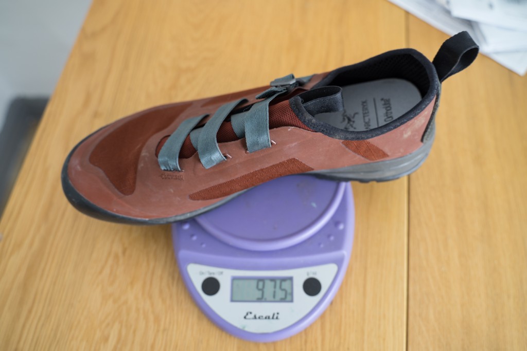 Revisión de los zapatos de aproximación arc'teryx arakys: el peso es una consideración importante si vas a llevar tu...