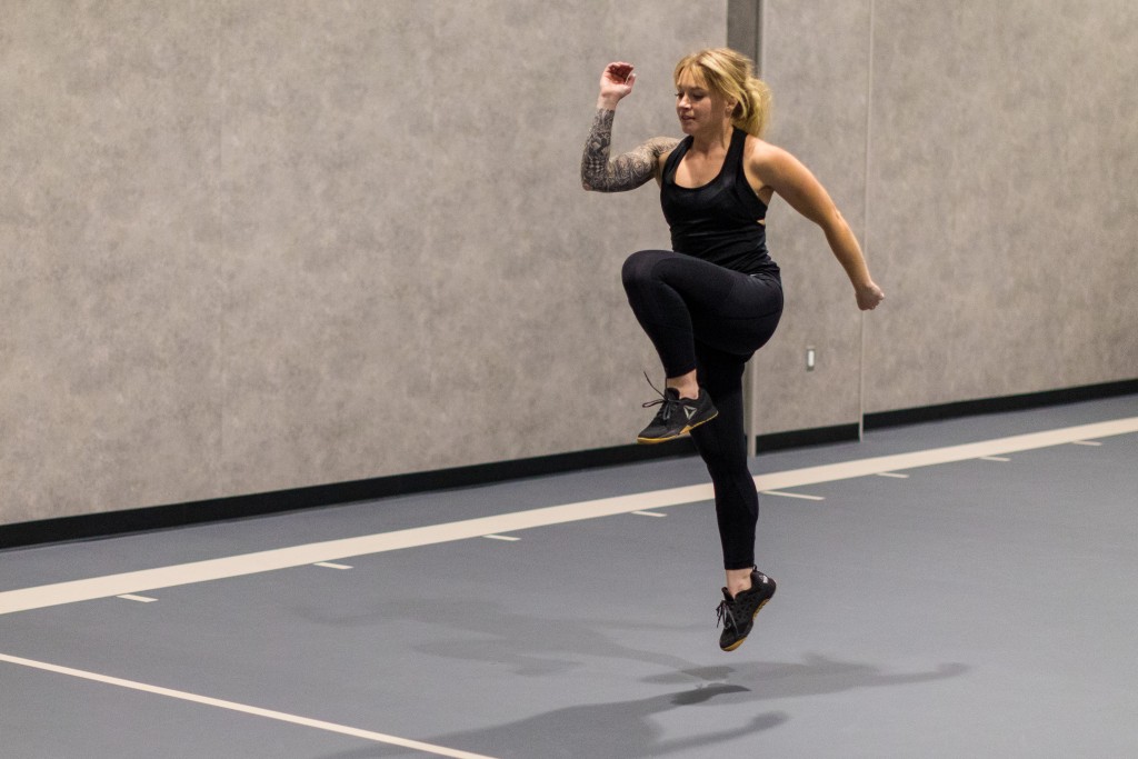 Reebok nano 6.0 para revisión de zapatos de mujer para crossfit: el nano 6.0 funciona bien como zapato de crossfit para todo uso. Mantener dentro...