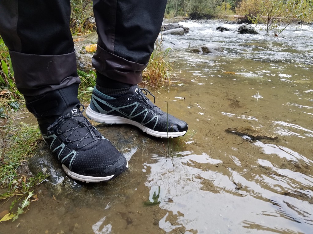 Revisión de los zapatos para agua Salomon Crossamphibian Swift 2 para hombre: apenas pudimos llenar nuestro traje seco lleno de aislamiento...