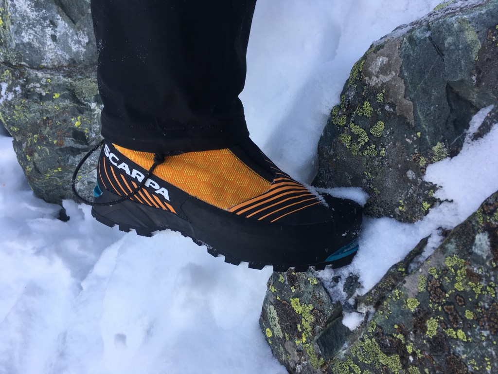 Revisión de las botas de montañismo Scarpa Phantom Tech: para escalada en roca con botas desnudas, no era nuestra favorita, pero obtuvo la...