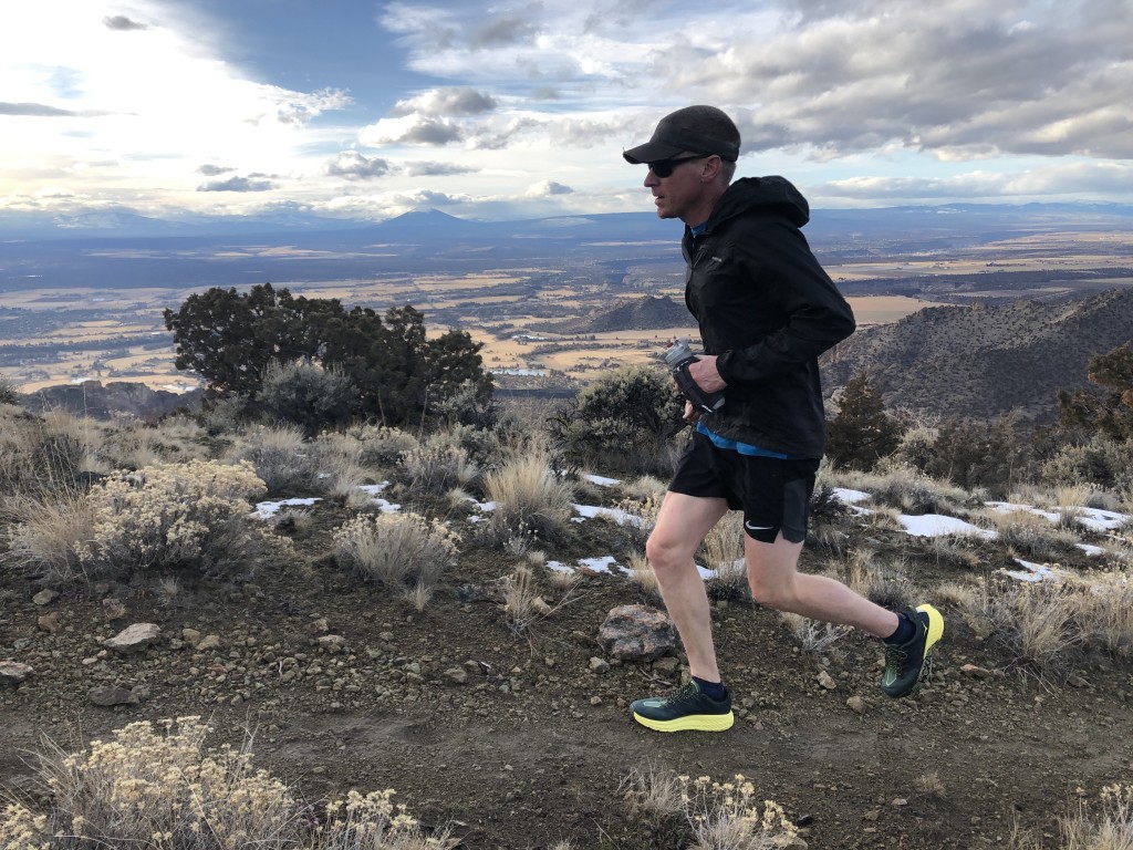 Revisión de las zapatillas de trail running Hoka Speedgoat 4 para hombre: nos encanta correr con zapatillas con la mÔxima amortiguación como las Speedgoat 4 en...