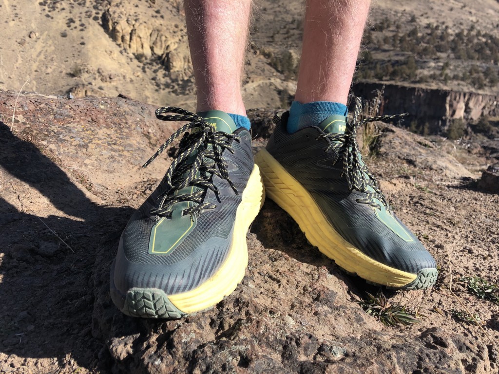 Revisión de las zapatillas de trail running Hoka Speedgoat 4 para hombre: las Speedgoat 4 son unas de las zapatillas de trail running mÔs cómodas y con mejor tracción...