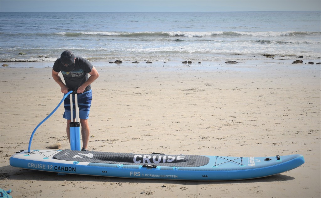 Revisión del sup inflable de carbono Bluefin Cruise: inflar cualquier sup inflable puede ser una tarea ardua. el gran tamaño del atún rojo...