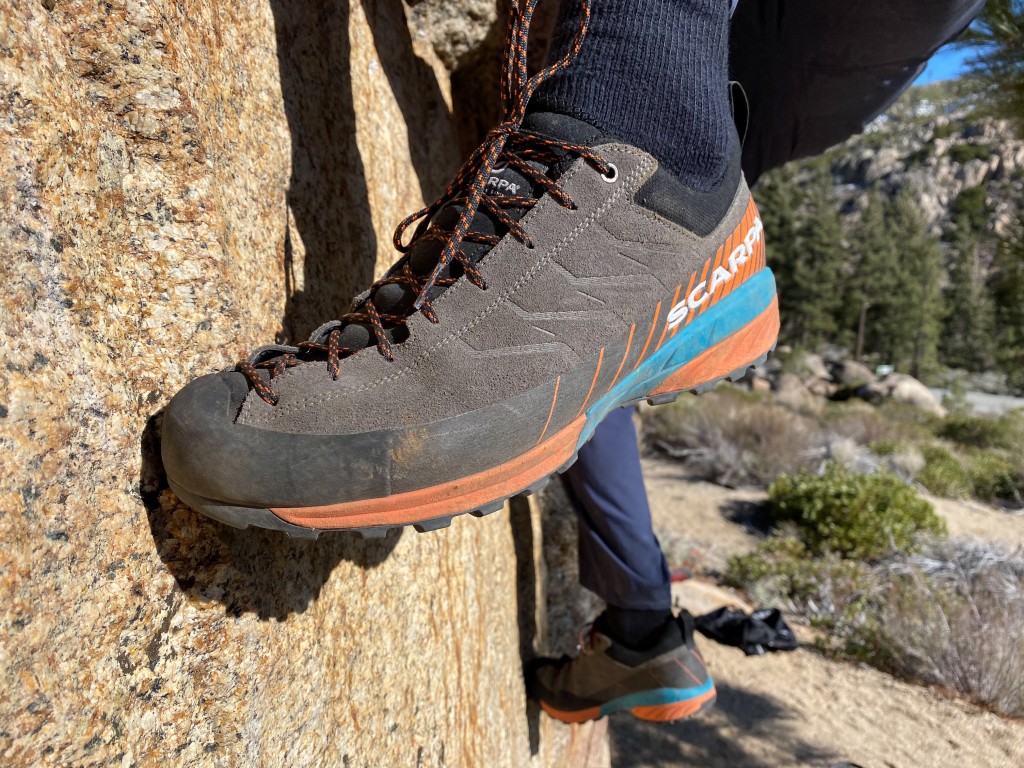 Revisión de los zapatos de aproximación Scarpa Mescalito: aunque un poco torpes en la puntera para sobresalir en la escalada técnica, el...