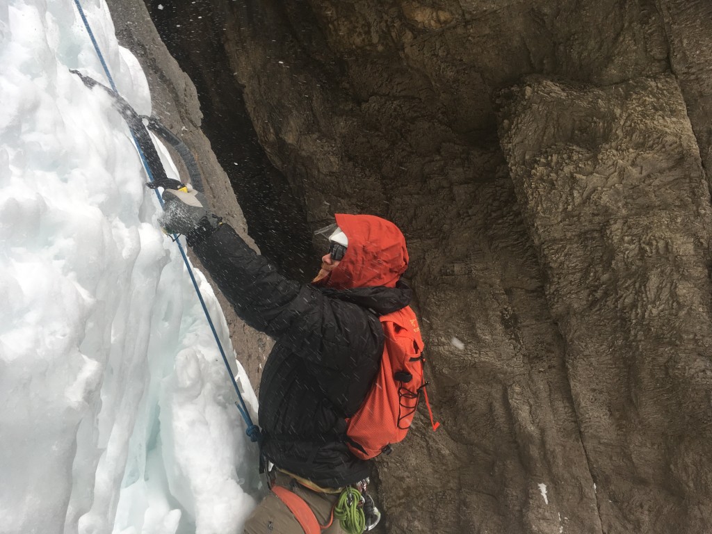 Revisión de la mochila de escalada arc'teryx alpha ar 20: esta mochila generalista es buena para muchas escaladas diferentes...