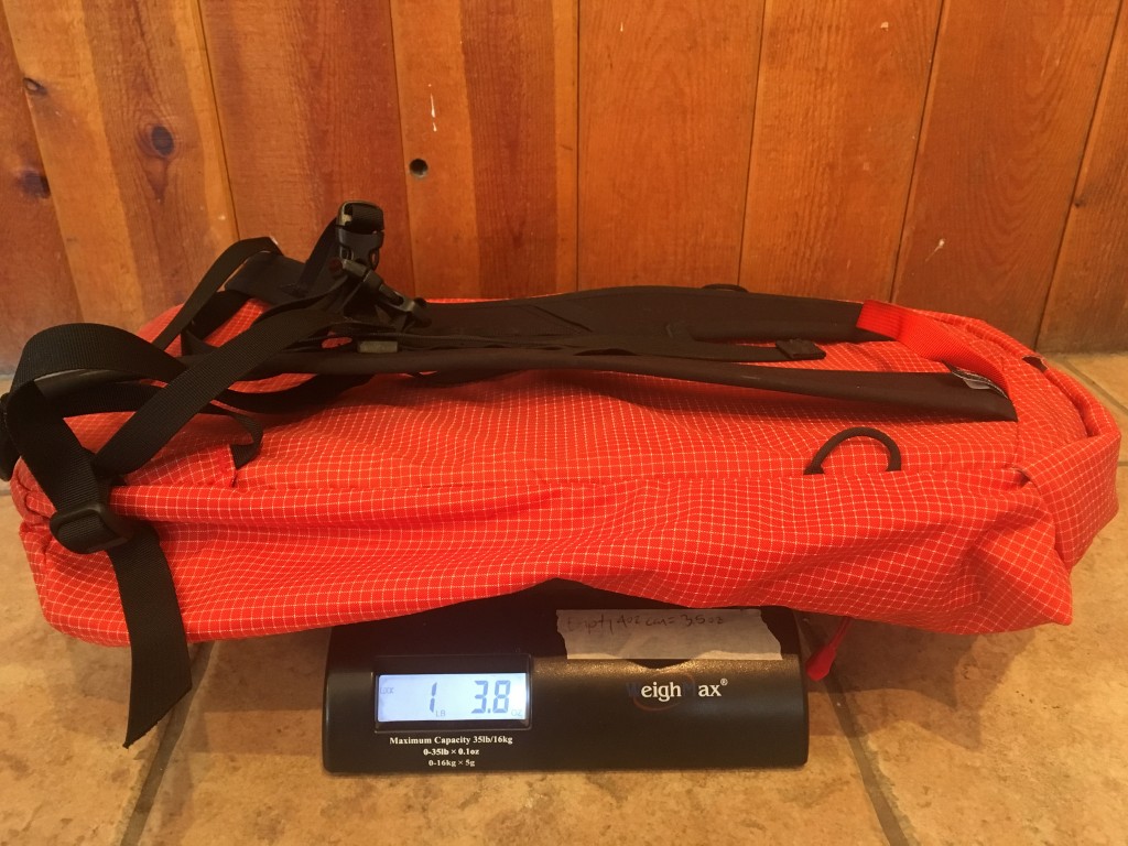 Revisión de la mochila de escalada arc'teryx alpha ar 20: pesaje del alpha ar 20.