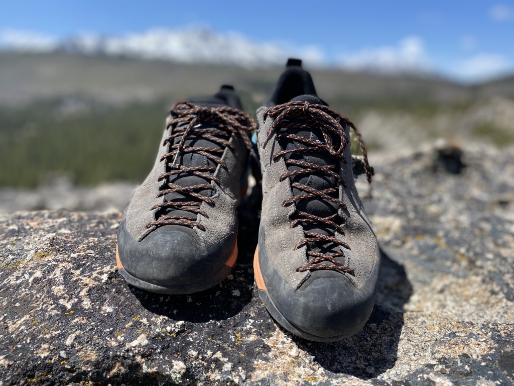 Revisión de los zapatos de aproximación Scarpa Mescalito: la parte superior de cuero y una cantidad razonable de goma en la puntera brindan un...