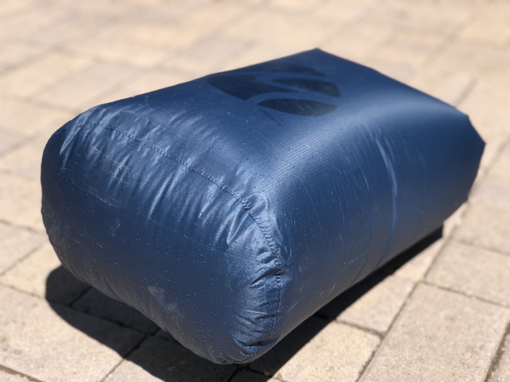 Revisión de la bolsa seca empacable matador droplet xl: la forma ovalada de esta bolsa hace que sea mÔs fÔcil encontrar cosas en todo...