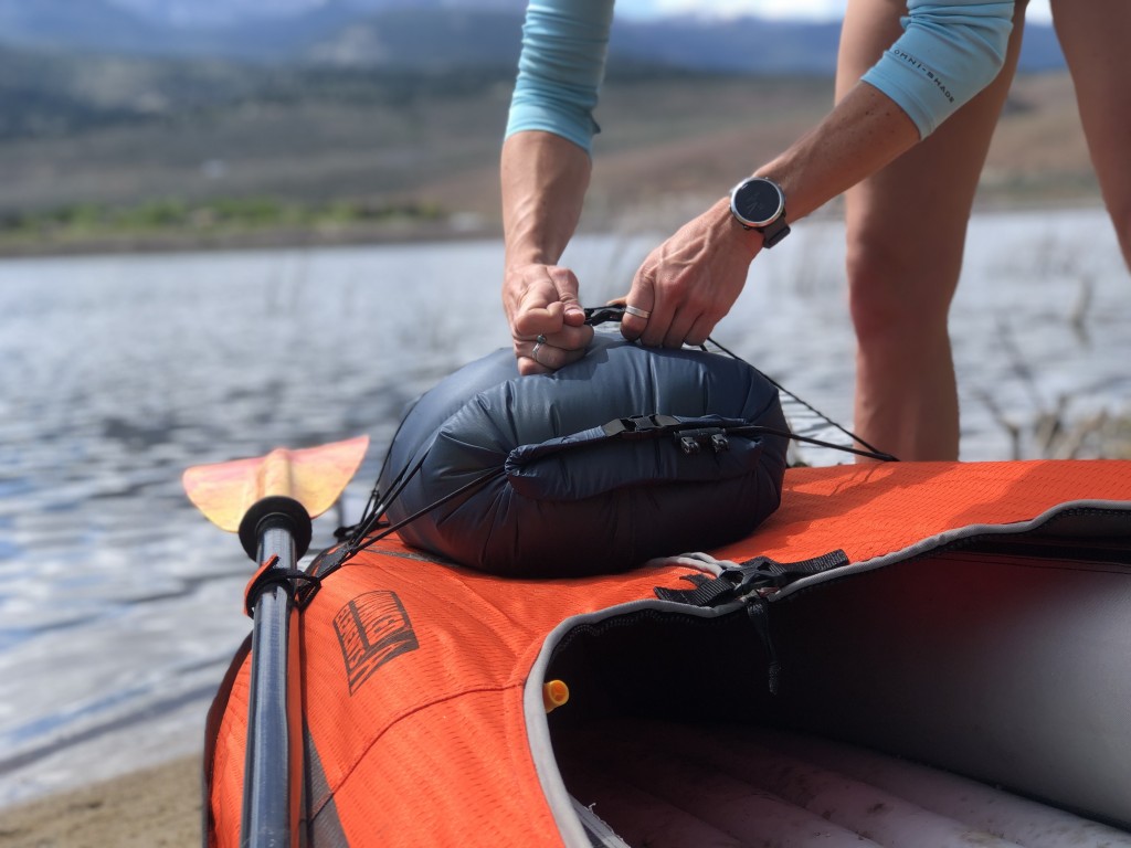 Revisión de la bolsa seca empacable matador droplet xl: esta bolsa es útil para llevar cosas al lago y luego...