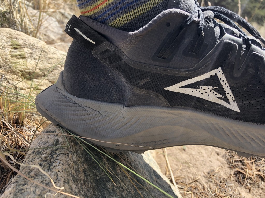 Revisión de las zapatillas de trail running Nike Pegasus Trail 2 para hombre: aquà se muestra la forma en que la espuma de la entresuela, especialmente...