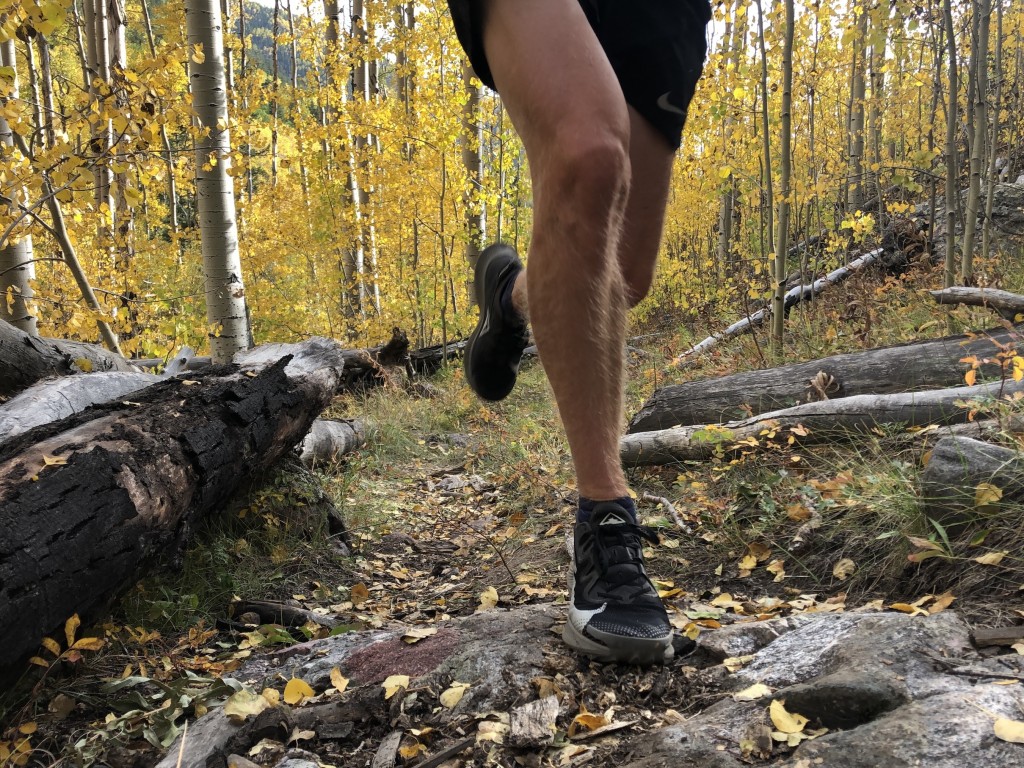 Revisión de las zapatillas de trail running Nike Pegasus Trail 2 para hombre: a pesar de la cantidad de amortiguación bajo los pies, las Pegasus Trail 2...