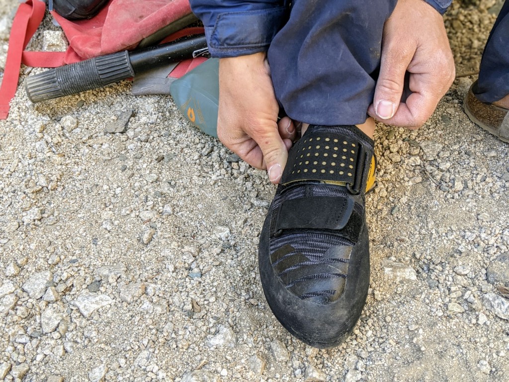 Revisión de zapatos de gato Black Diamond Zone para mujer: la parte superior tejida es menos duradera y menos protectora que una de cuero...