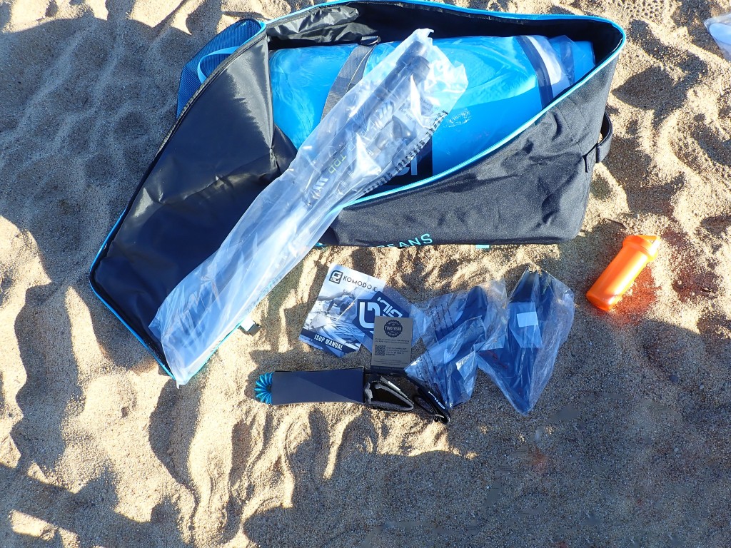 Revisión de sup inflable Gili Komodo: en la bolsa del Gili Komodo se incluye la tabla, el remo, 4 partes...
