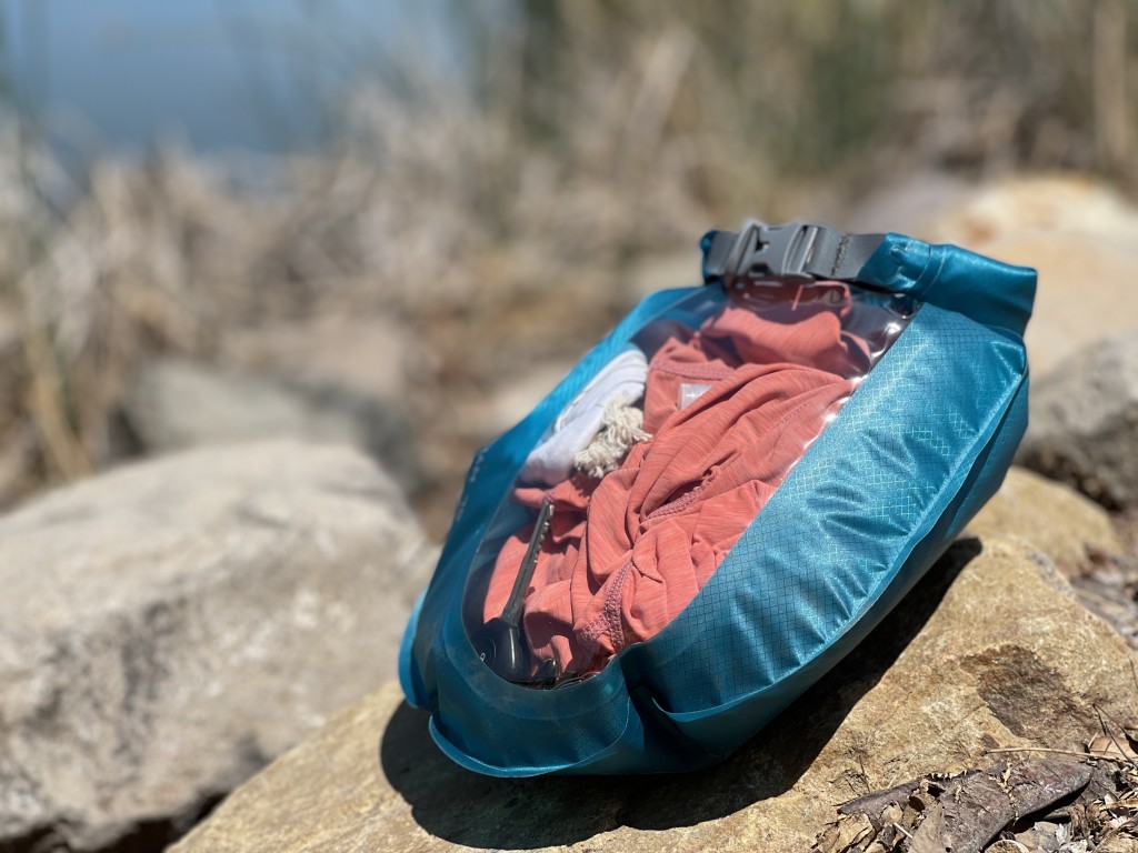 Revisión de la bolsa seca nrs ether hydrolock: esta es una de las pocas bolsas secas que probamos que puede de manera confiable...