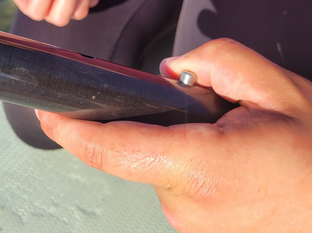 Revisión del remo de sup de 2 piezas Aquabound Malta Carbon: el anillo de retención interno del Malta Carbon funciona bien y es uno de...
