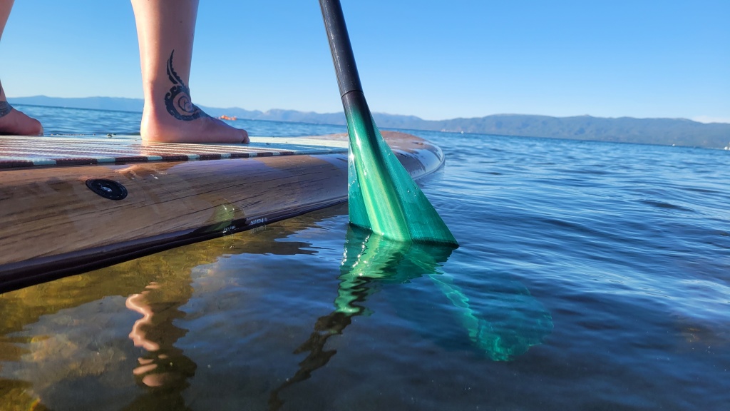 Revisión del remo de sup de 2 piezas de fibra de vidrio de Malta encuadernado en agua: la fibra de vidrio de Malta es una de nuestras favoritas por su alto rendimiento a un...