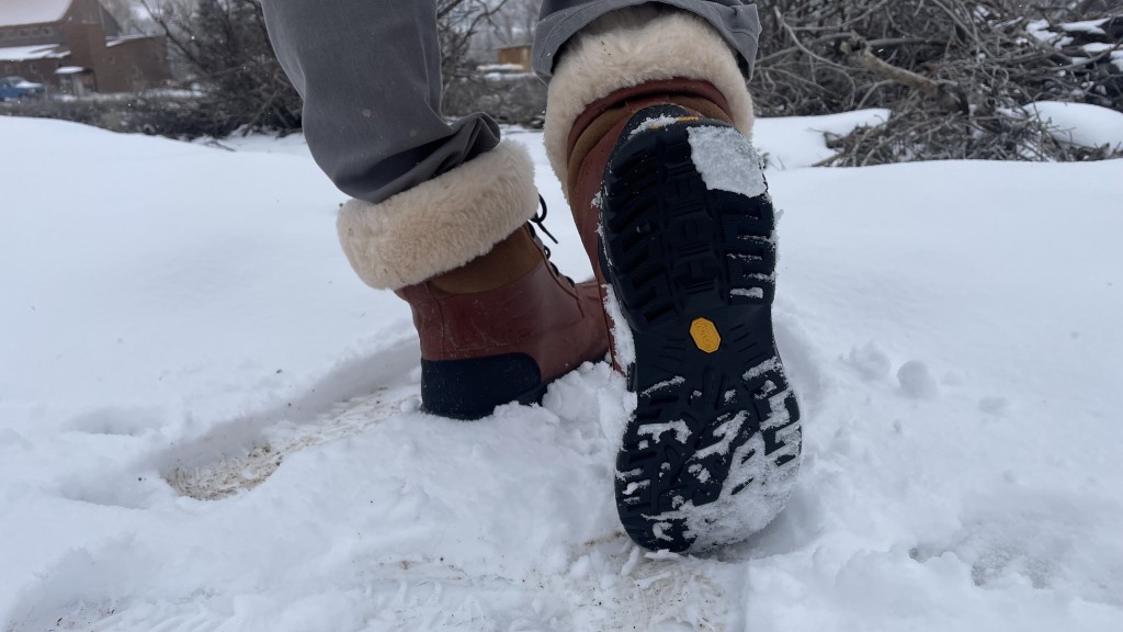 Revisión de las botas de invierno ugg butte: las orejetas en la suela de las butte son poco profundas, lo que evita...