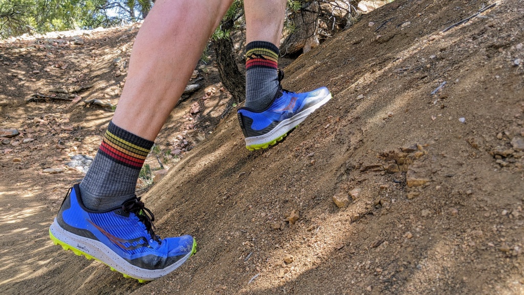 Revisión de las zapatillas de trail running Saucony Peregrine 12 para hombre: los suelos blandos y arcillosos son las condiciones ideales para aprovechar al máximo...