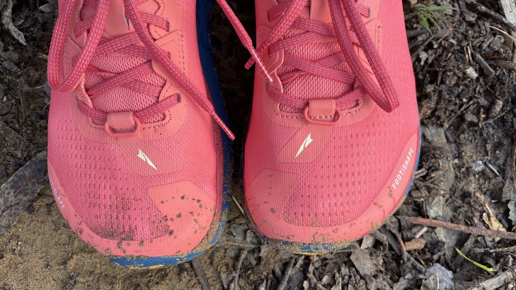 Revisión de las zapatillas de trail running Altra Olympus 4 para mujer: la parte superior transpirable de estas zapatillas no es la mÔs protectora, pero...