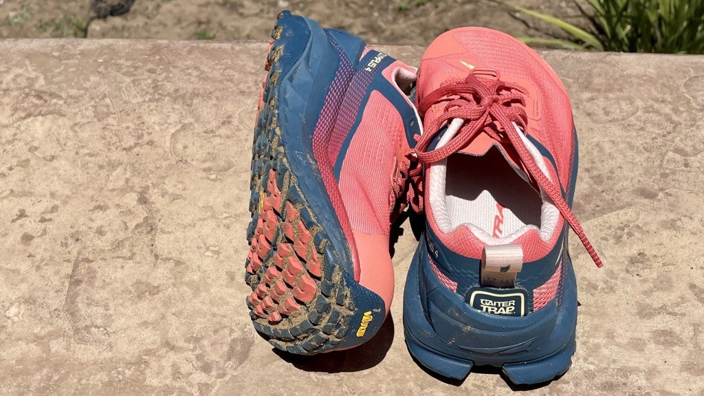 Revisión de las zapatillas de trail running Altra Olympus 4 para mujer: el interior lujoso y la lengüeta cónica crean un zapato que es...