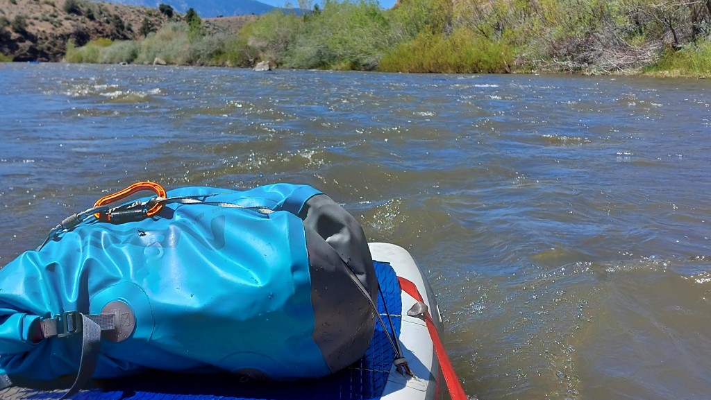 Revisión de la bolsa seca de nrs Bill's Bag: hay bolsas mĆ”s baratas disponibles, pero para viajes nocturnos de varios dĆas...
