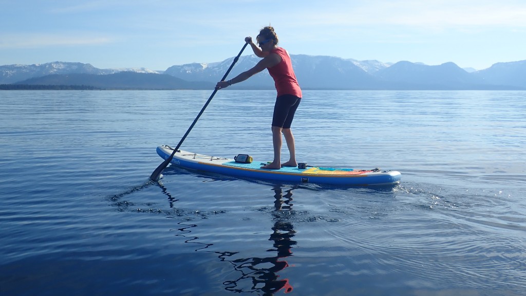 Revisión de sup inflable badfish flyweight: solo 5 pulgadas de grosor y diseñado para deslizarse bien en aguas planas, el...